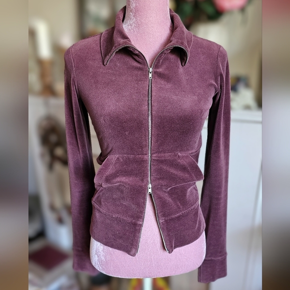 Armani Exchange velour zip-up jacket. Size extra small. - Picture 4 of 7